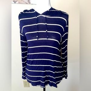 Women’s Lightweight Long Sleeve Hooded Shirt